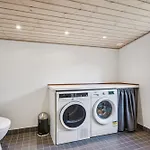 בית נופש Stunning In With 3 Bedrooms And Wifi
