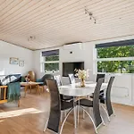 Stunning In With 3 Bedrooms And Wifi