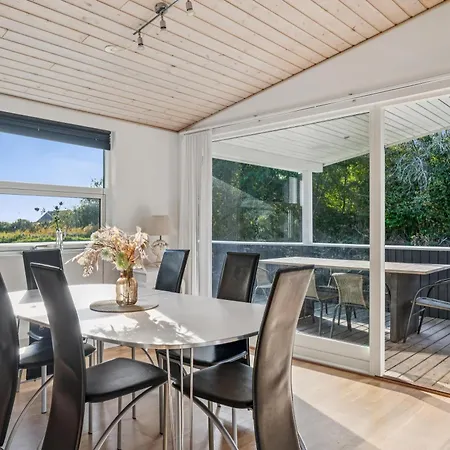 Stunning In With 3 Bedrooms And Wifi בית נופש