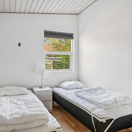 Stunning In With 3 Bedrooms And Wifi *